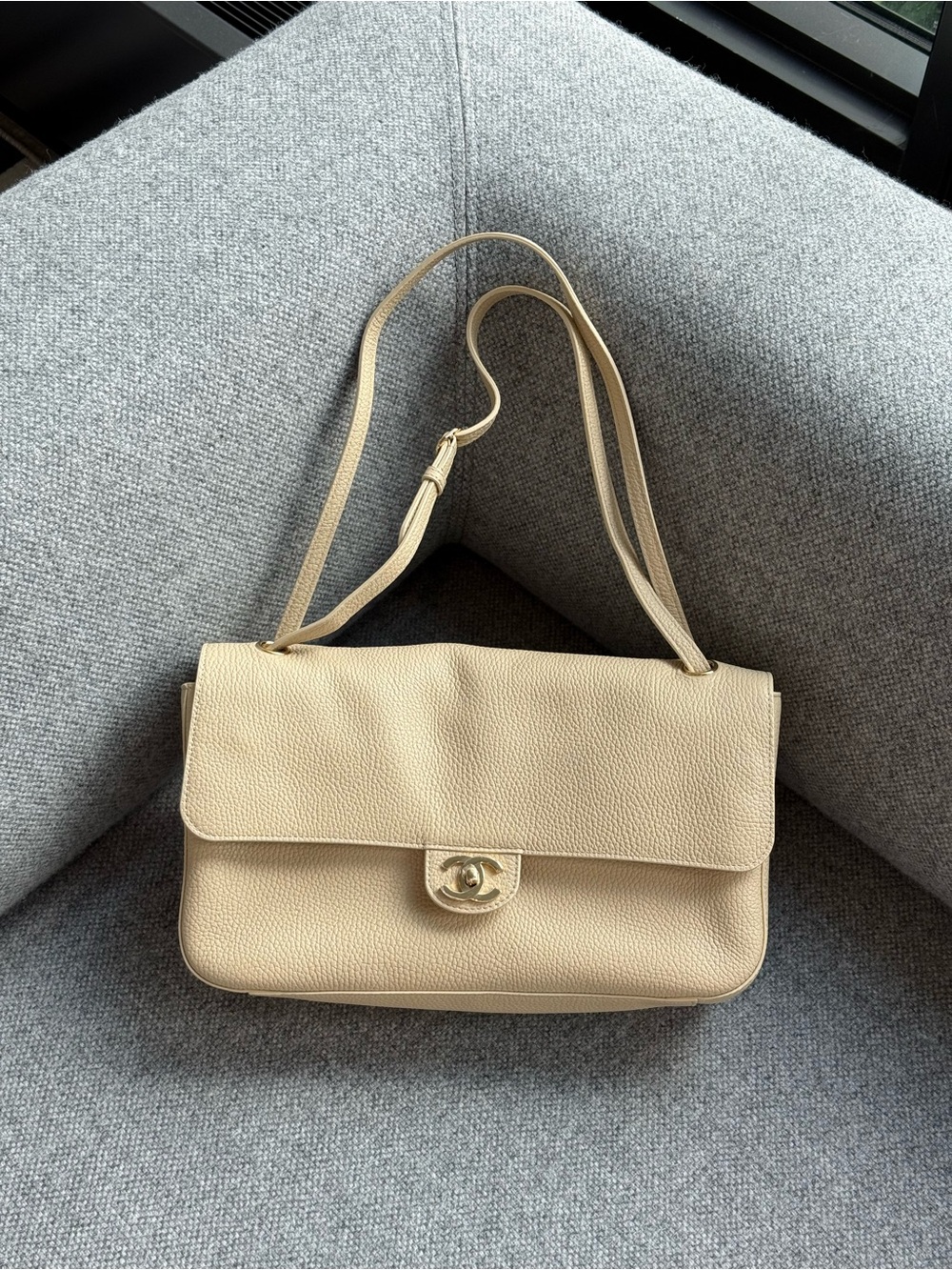 CHANEL Beige Caviar Leather Shoulder Bag with Gold Hardware